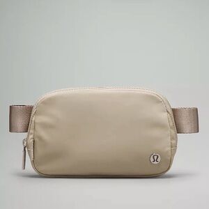 lululemon Everywhere Belt Bag